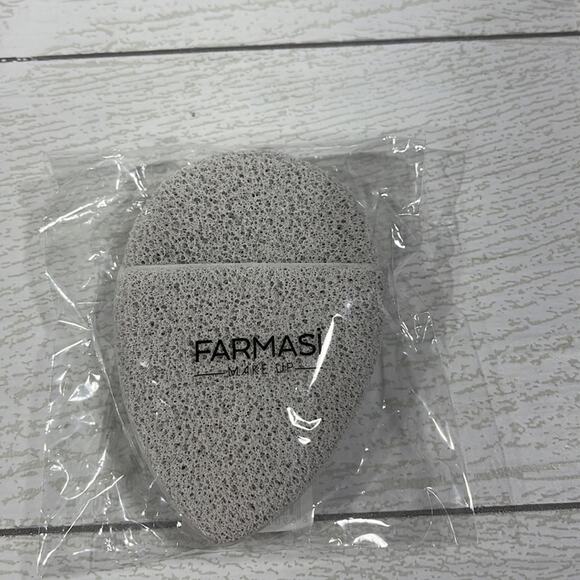 Wet N Wild Eyeliner in Blackest Black and a Farmasi Face Sponge Bundle 2 Pieces - Picture 3 of 7